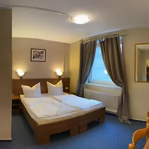 Otel Ansbach Am Kadewe
